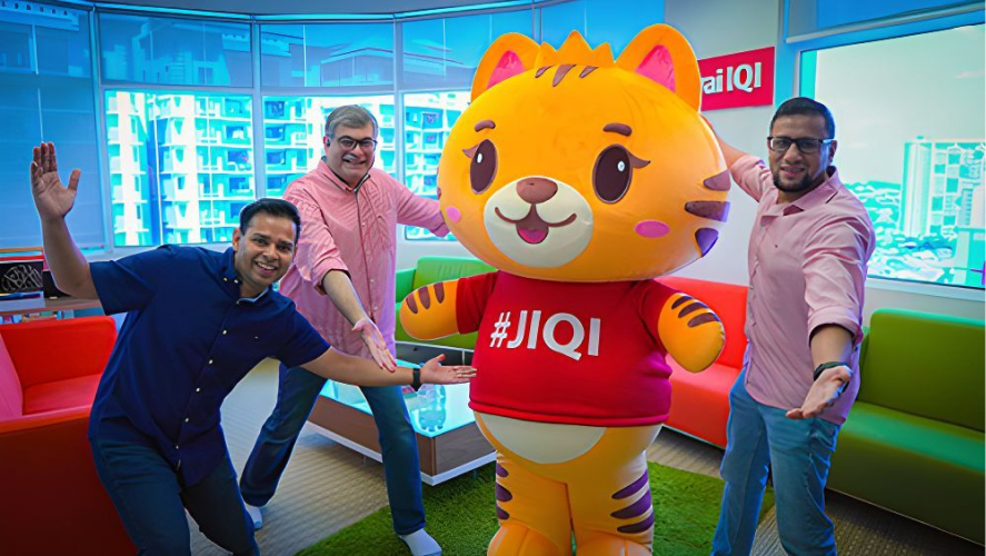 IQI Global bosses with Jiqi