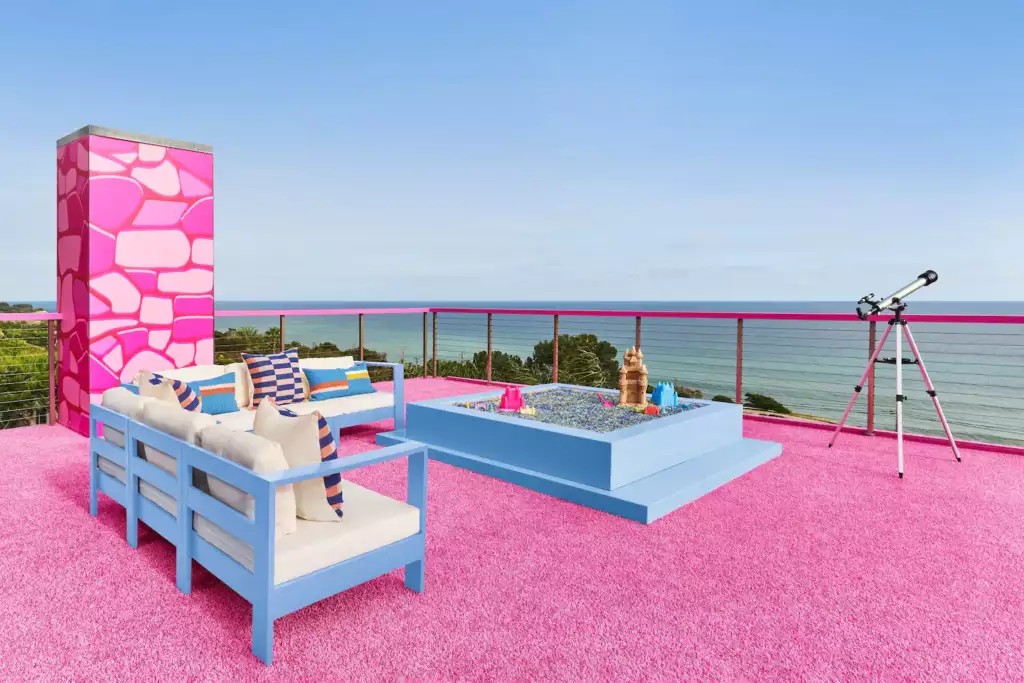 Barbie DreamHouse