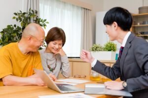 perbincangan ejen hartanah dan penyewa