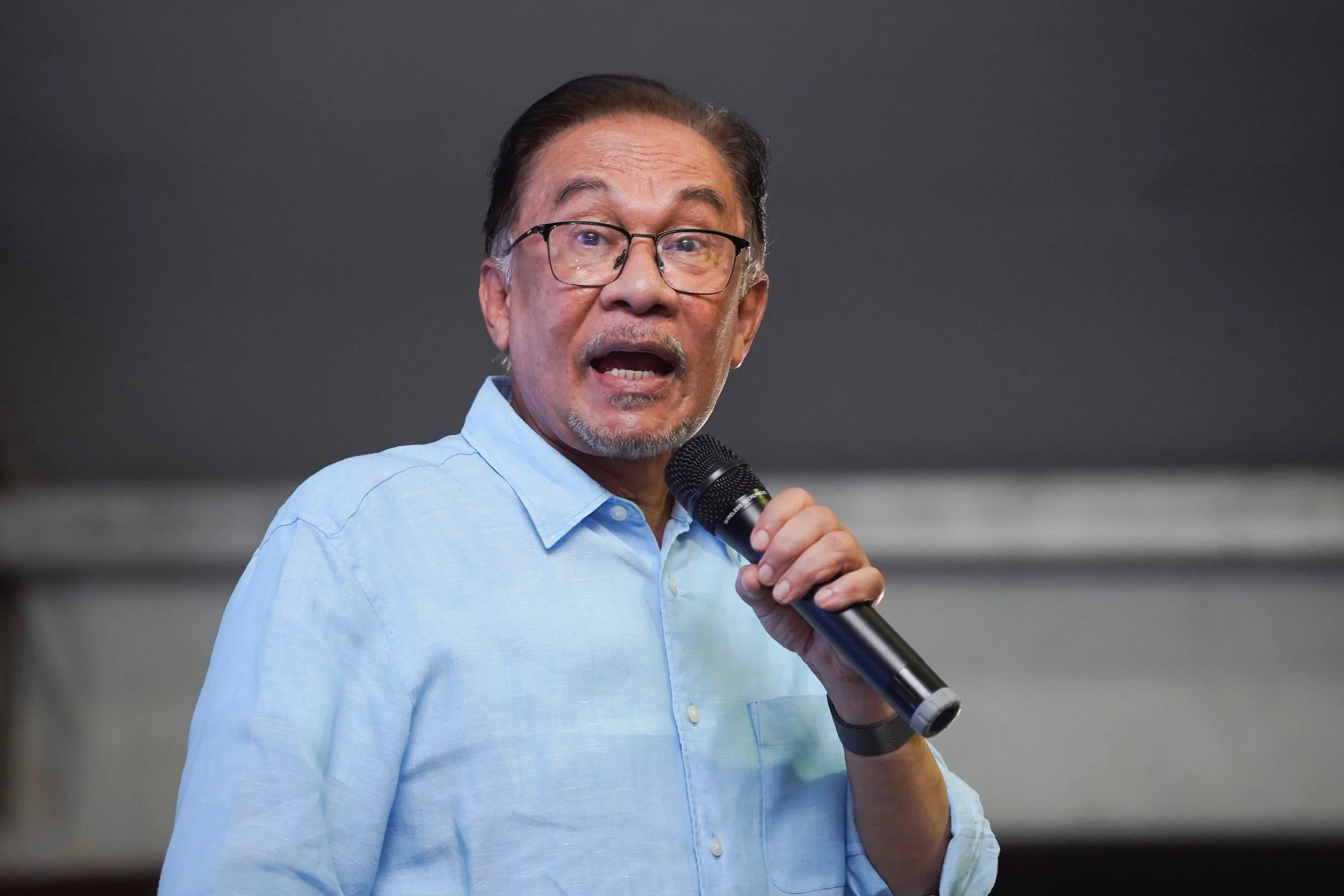 minister datuk seri anwar ibrahim