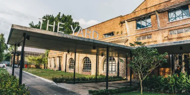 MRT2路线 打卡景点之一Tiffin At The Yard，英伦颓废的怀旧建筑是必打卡之处