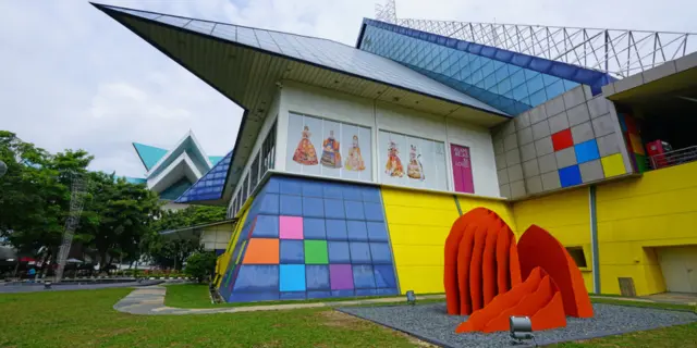 MRT2路线 打卡景点:国家艺术馆的彩色外观非常适合打卡