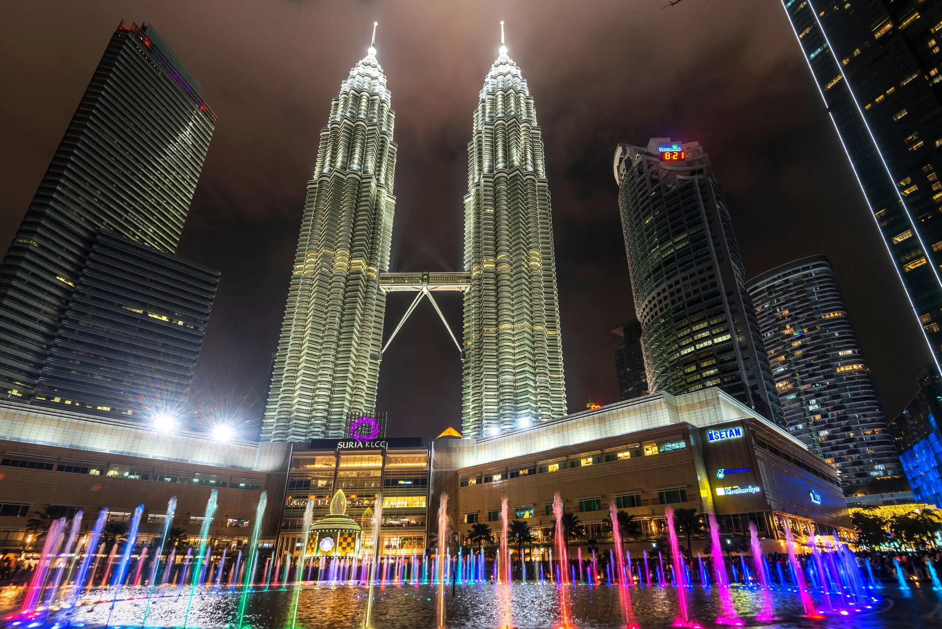 terdapat beberapa rumah mewah di sekitar suria klcc seperti clothaus @ klcc