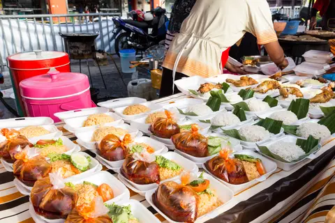 Looking for places to break your fast this Ramadan in Johor Bahru? Here are our top 5 picks for Bazaar Ramadan for a delicious feast!