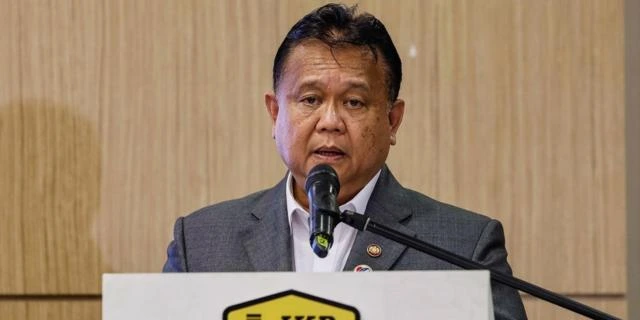 Works Minister Datuk Seri Alexander Nanta Linggi