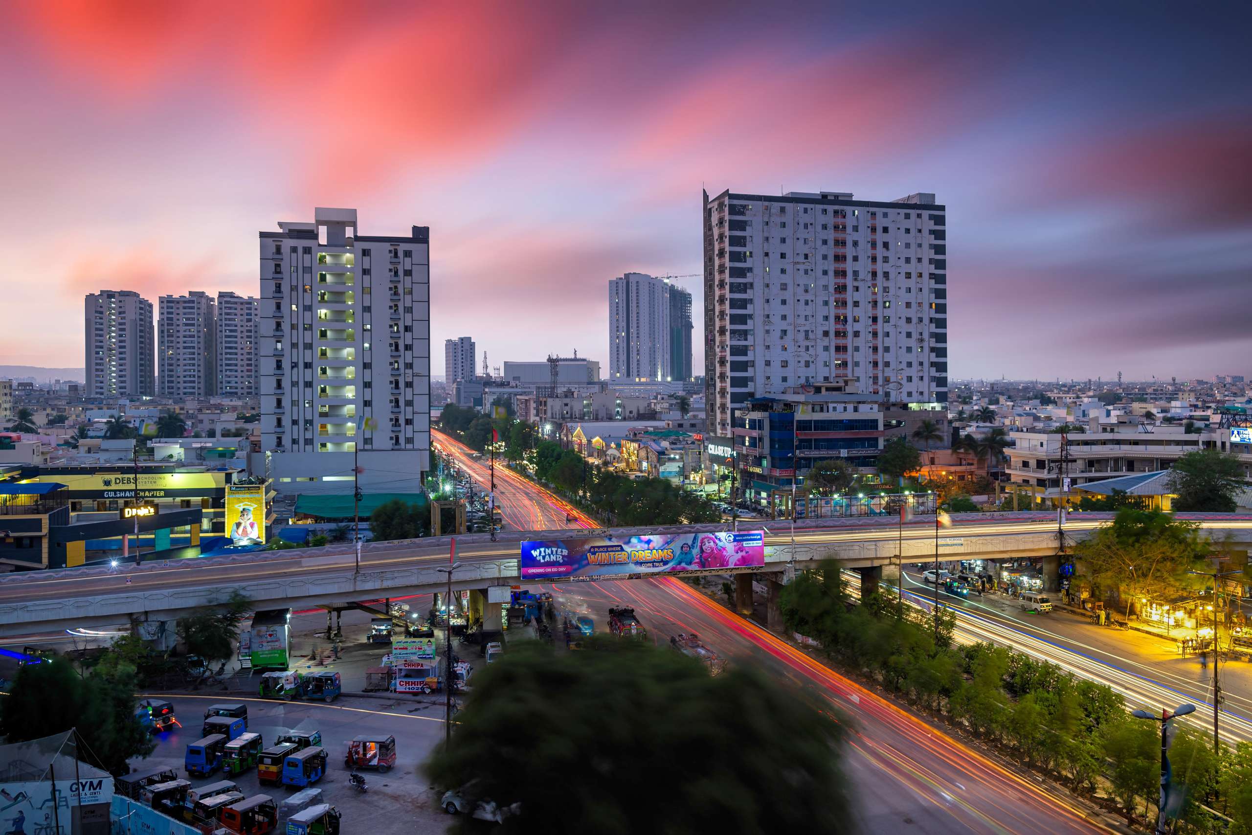 Pakistan’s Real Estate Boom: Growth Fueled by CPEC, Reforms & Smart Cities