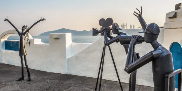 “电影之都”釜山因其电影文化品牌，以及海港生活方式，而成为韩国宜居城市之一。