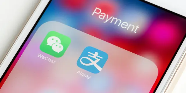 Sistem pembayaran digital seperti WeChat Pay dan Alipay menyokong urus niaga tanpa tunai antara Johor dan Singapura dalam pelaksanaan JS-SEZ