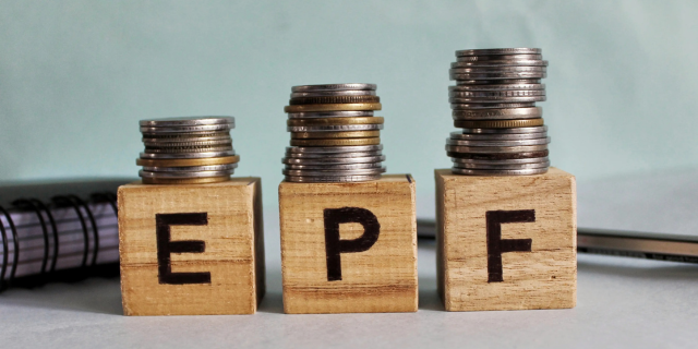 EPF木块上摆了硬币