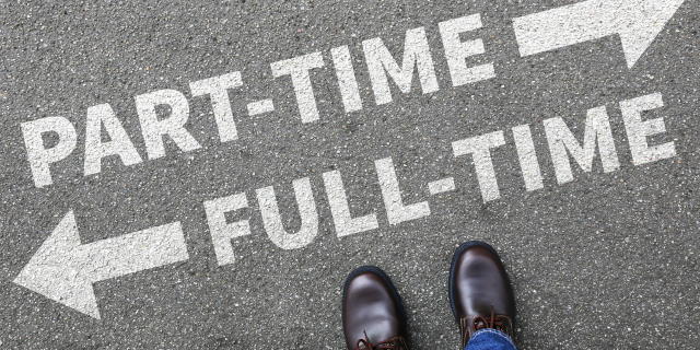 00后不走标准人生轨道，KT辍学做房产中介拼出全新自己！