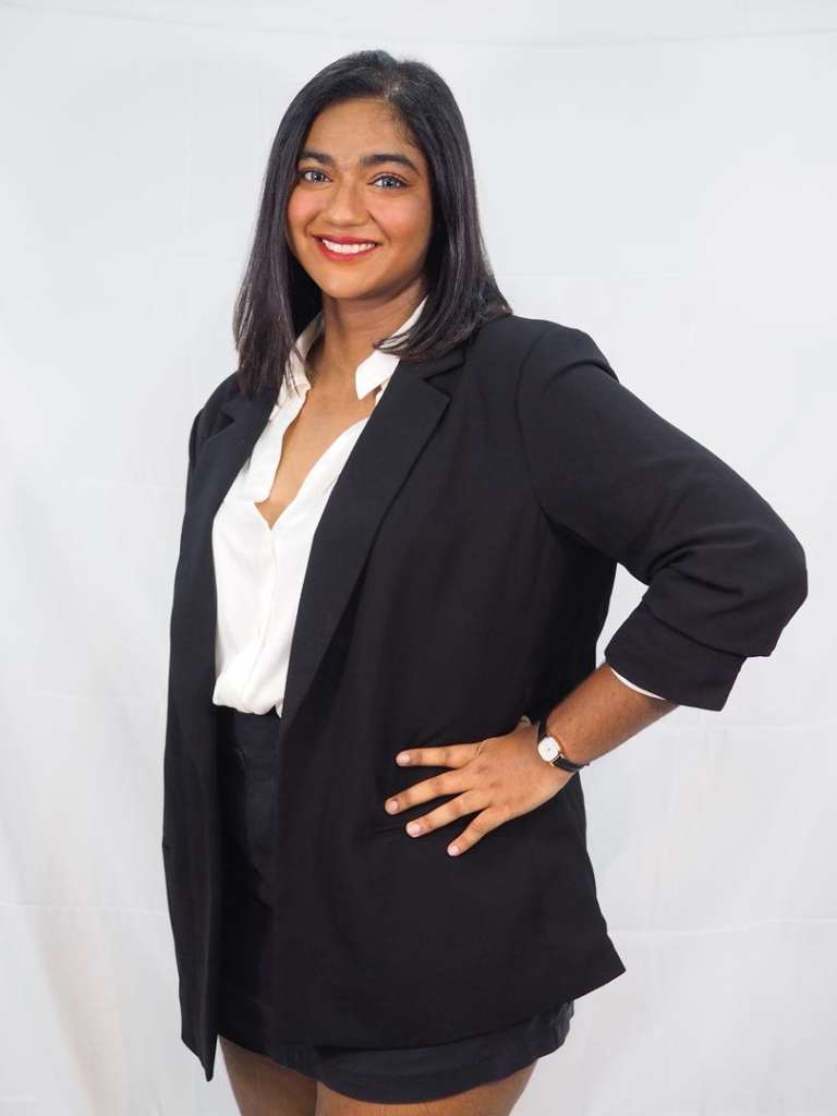 女性房产中介并不容易，但她们靠自己与平台赢得真正的底气