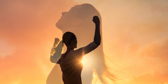 女性当房产中介并不容易，但她们靠自己与平台赢得真正的底气