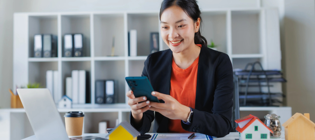 房地产中介看手机