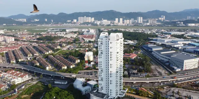 gambaran bayan lepas di penang